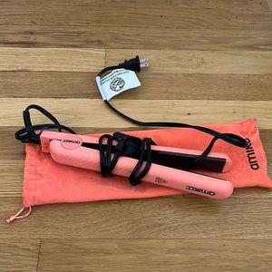 Amika 1 inch hair straightener with storage bag BRAND NEW